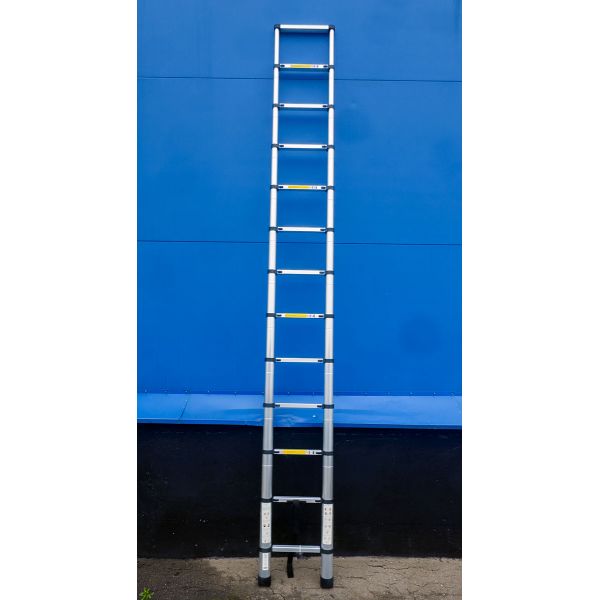 Лестница телескопическая SevenBerg QH-13  3,8 м.  Лестница телескопическая SevenBerg QH-13  3,8 м.