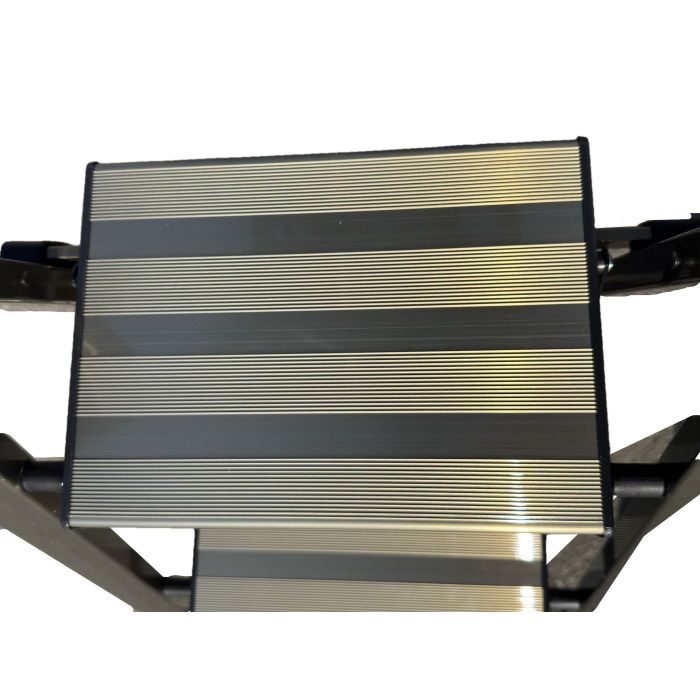 Стремянка алюминиевая Verona 3 широкие ступени золотая с лотком для инструментов