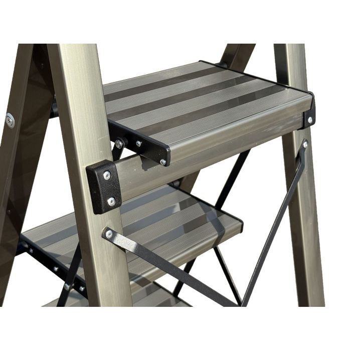 Стремянка алюминиевая Verona 4 широкие ступени золотая с лотком для инструментов