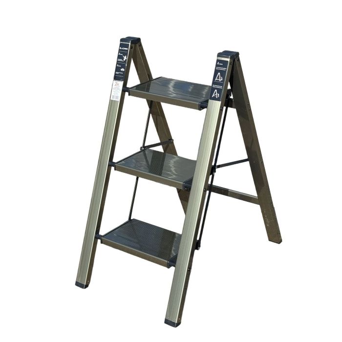 Стремянка алюминиевая SevenBerg Milano 3 широкие ступени золотая