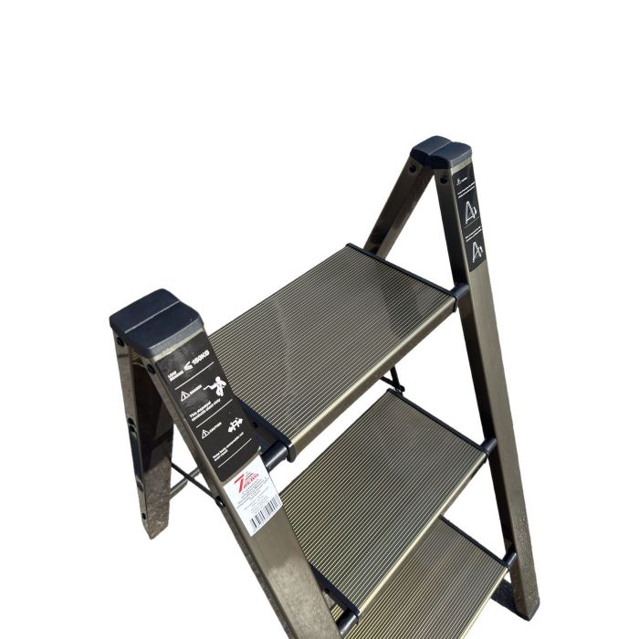 Стремянка алюминиевая SevenBerg Milano 3 широкие ступени золотая