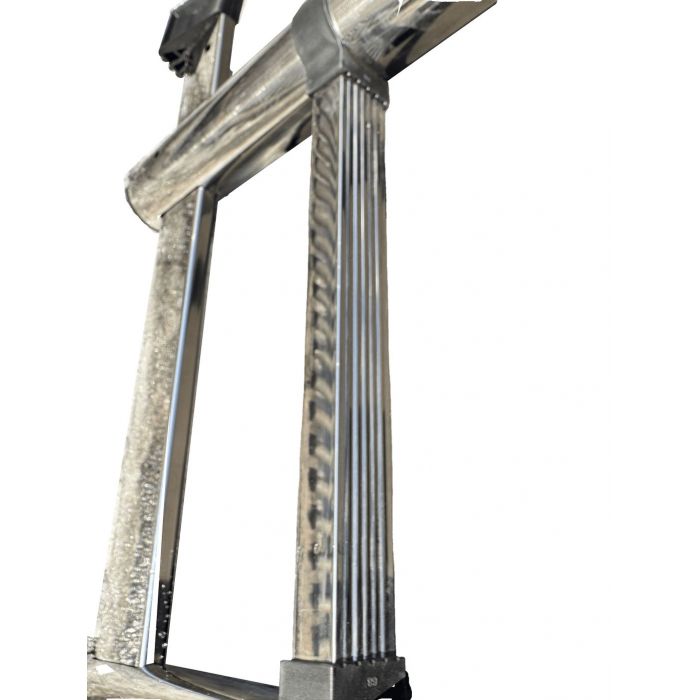 Лестница телескопическая стальная SevenBerg EMJ-6,7 м (16 ступеней) – компактность и надежность