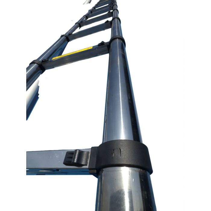 Лестница телескопическая стальная SevenBerg EMJ-7,6 м (18 ступеней) – компактность и надежность