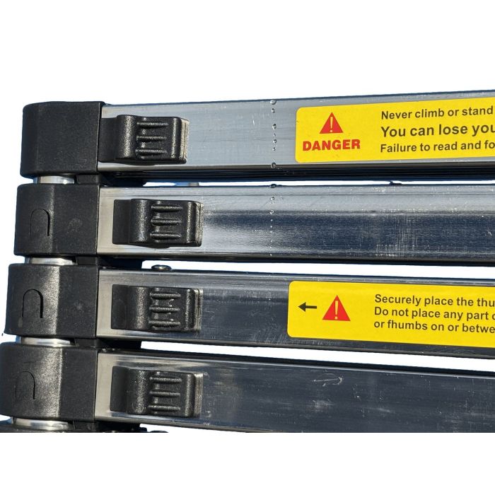 Лестница телескопическая стальная SevenBerg EMJ-7,6 м (18 ступеней) – компактность и надежность