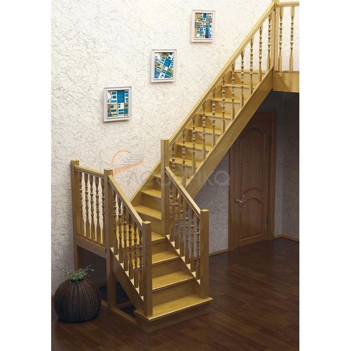  Деревянная межэтажная лестница ЛЕС-04 левозаходная (поворот 90 градусов)