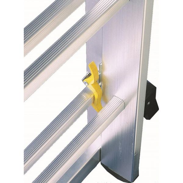 Трёхсекционную алюминиевую лестница Svelt Еuro E3 3x8 R